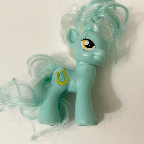 My Little Pony Friendship is Magic Lyra Heartstrings Figure Toy - Picture 11 of 13